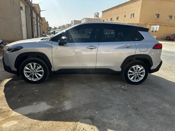 Car image 8