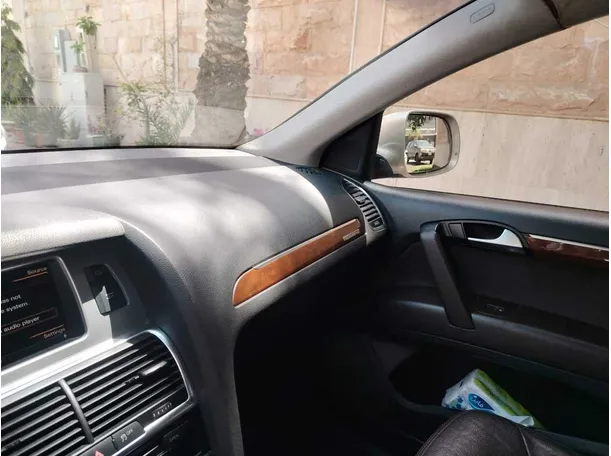 Car image 36