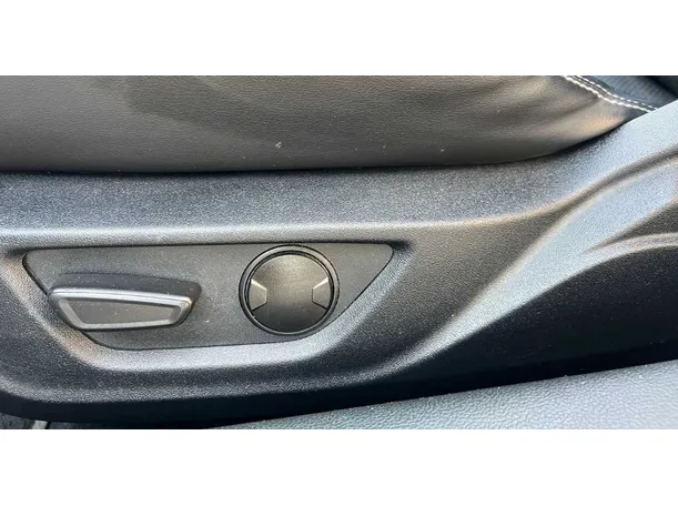 Car image 35