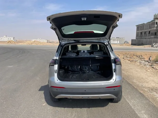 Car image 21
