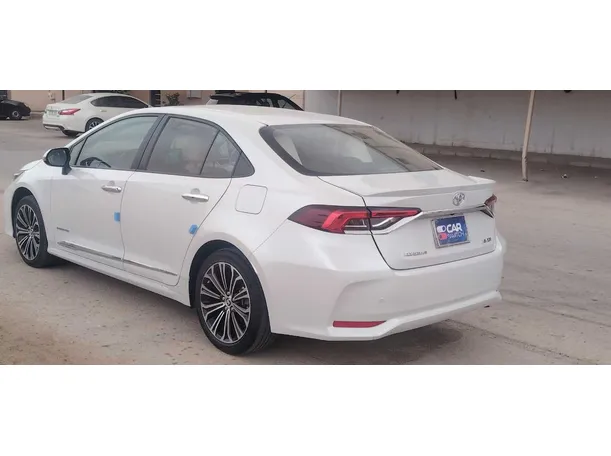 Car image 7