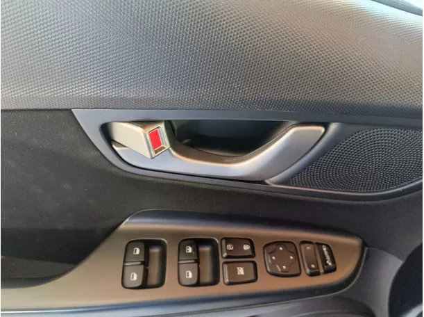 Car image 29