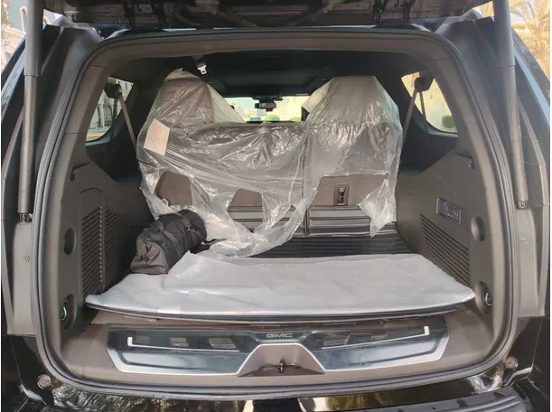 Car image 25
