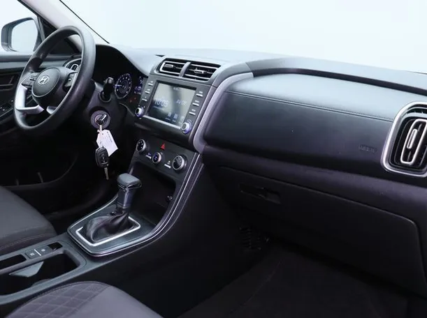 Car image 10
