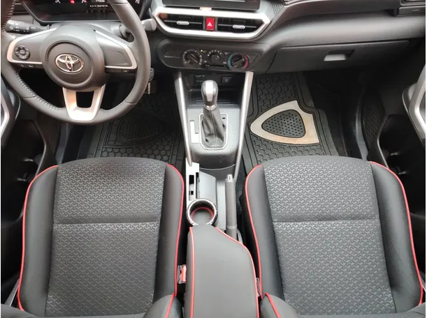 Car image 18
