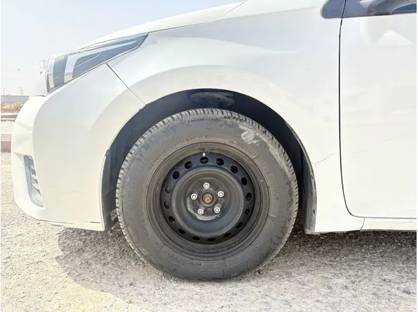 Car image 9