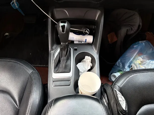 Car image 19