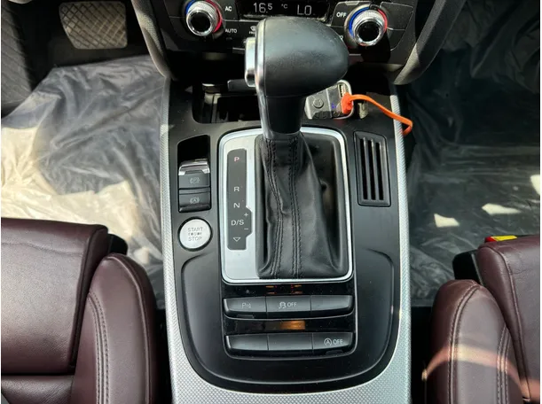 Car image 17