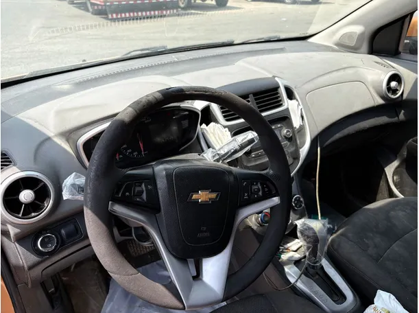Car image 11