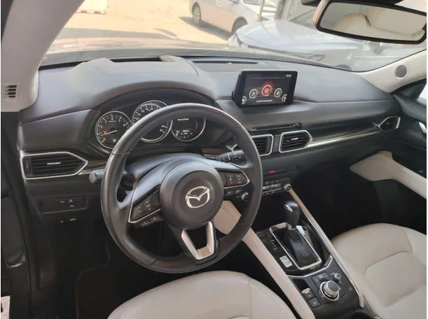 Car image 16