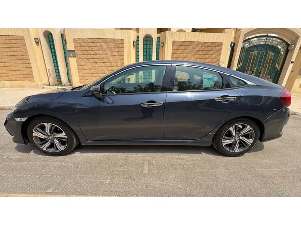 Car image 8