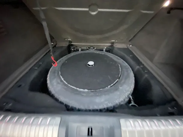 Car image 29