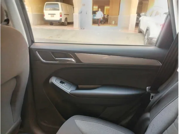 Car image 33