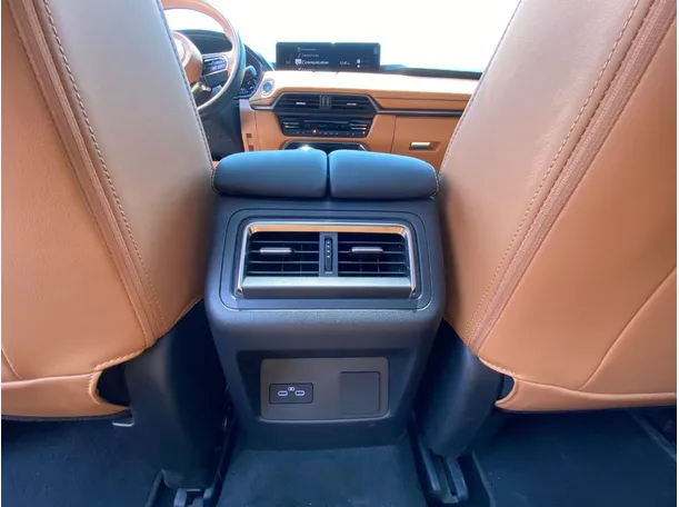 Car image 28
