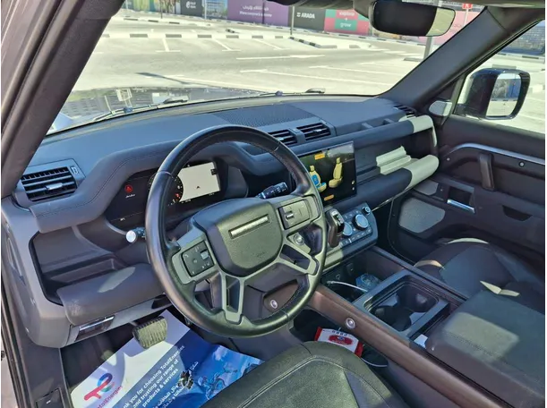 Car image 11