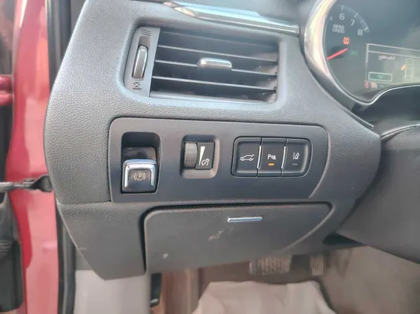 Car image 29