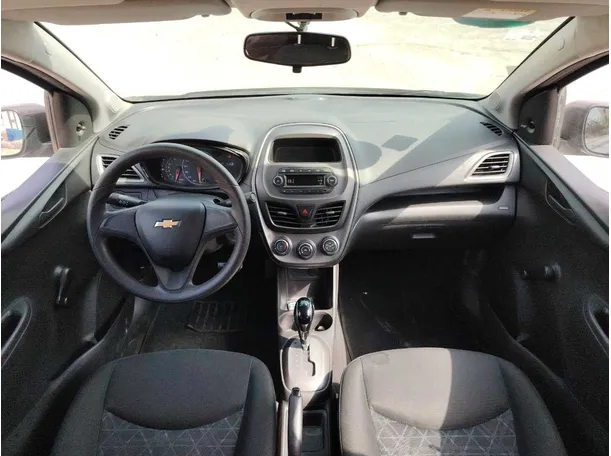 Car image 17