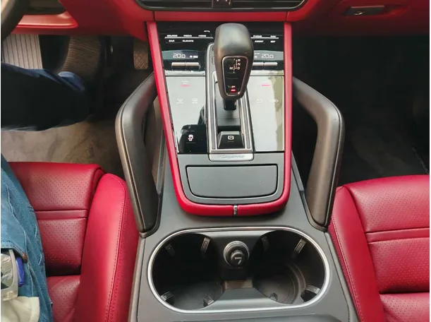 Car image 23