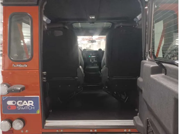 Car image 18