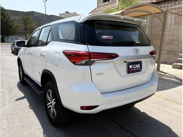 Car image 7