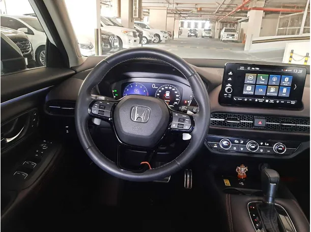 Car image 17