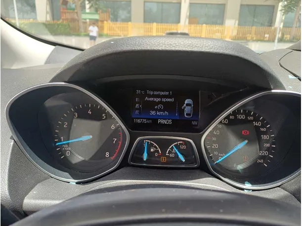Car image 11