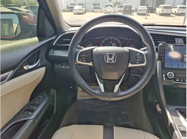 Car image 14