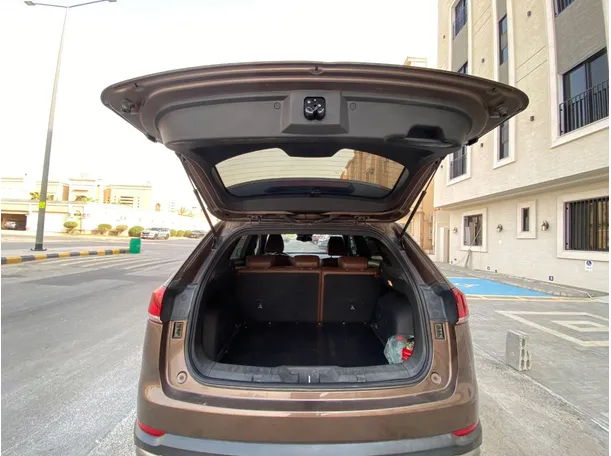 Car image 20