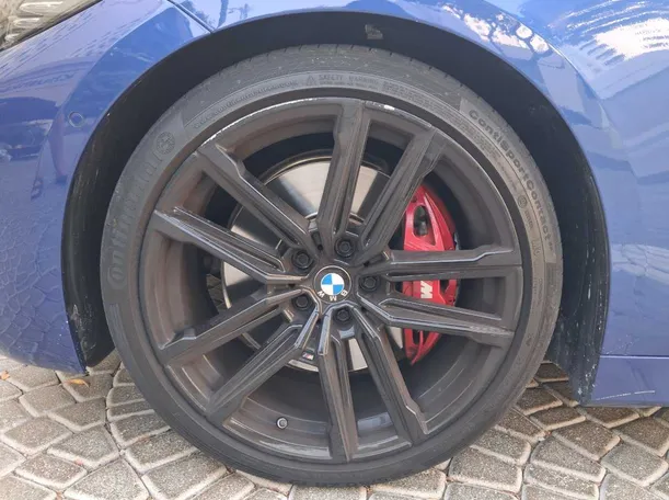 Car image 13