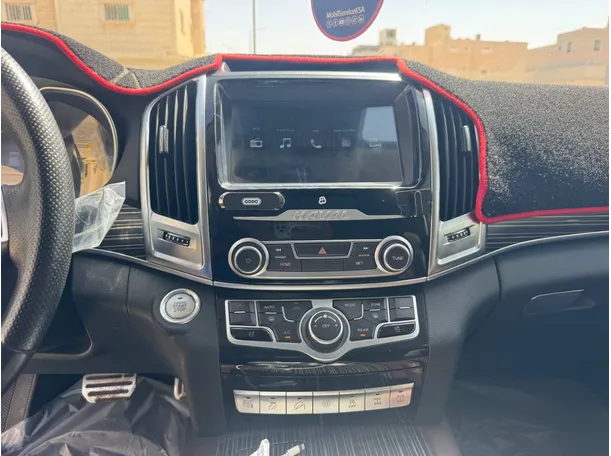 Car image 16