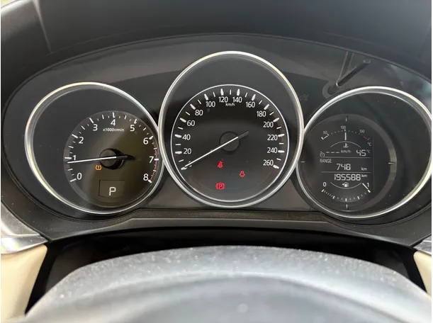 Car image 23