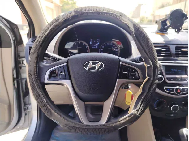 Car image 22