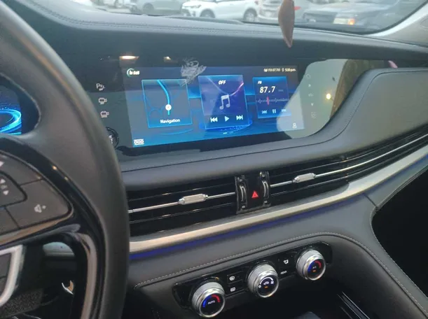 Car image 18