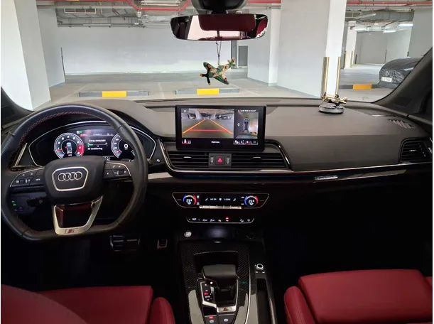 Car image 16