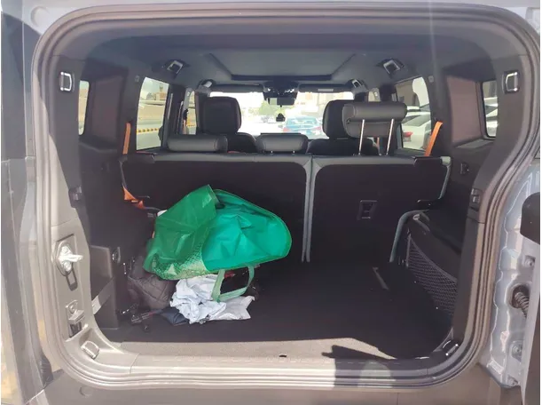 Car image 25