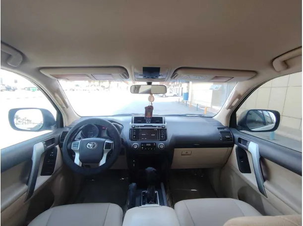 Car image 18