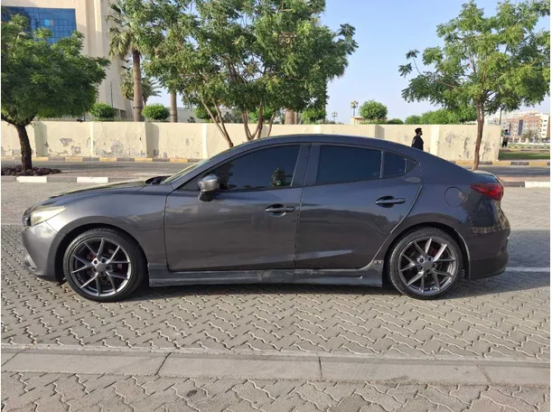 Car image 8