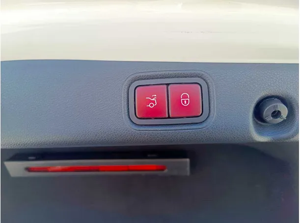 Car image 36