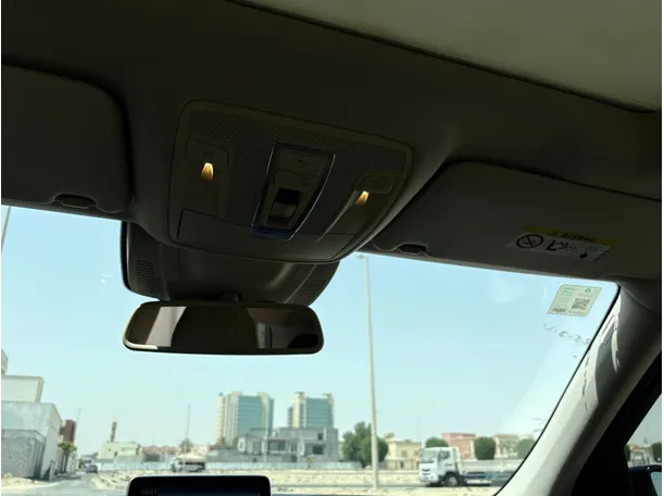 Car image 28