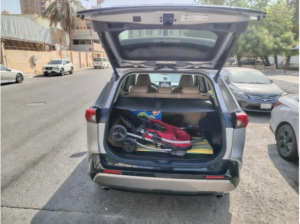 Car image 27