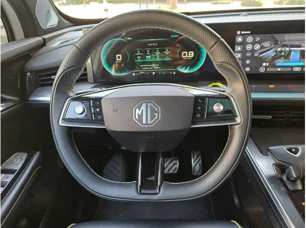 Car image 14