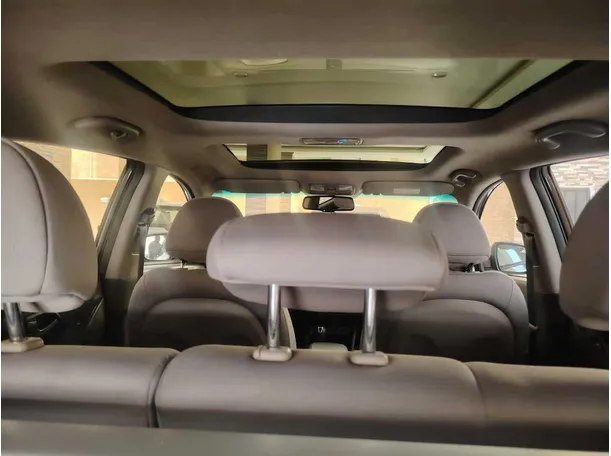 Car image 26
