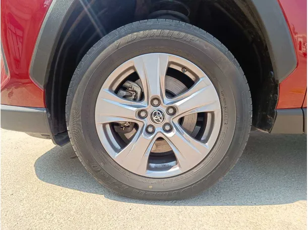 Car image 10