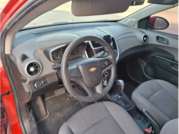 Car image 11