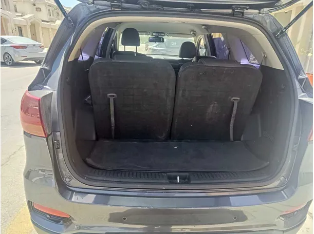 Car image 24