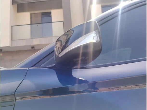 Car image 29