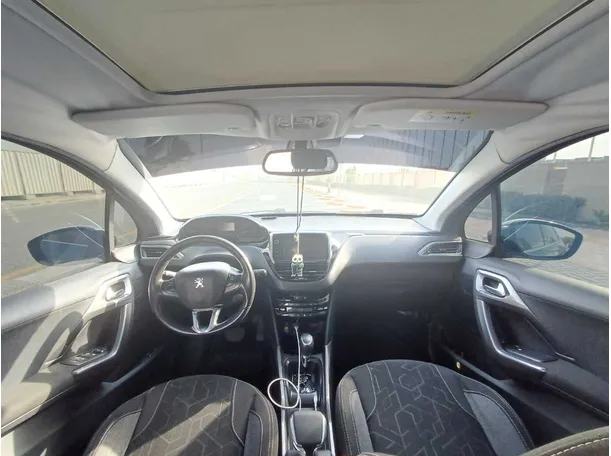 Car image 17