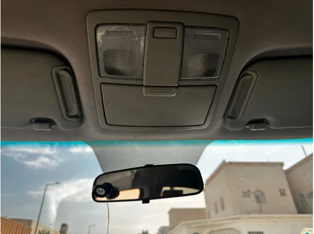 Car image 23