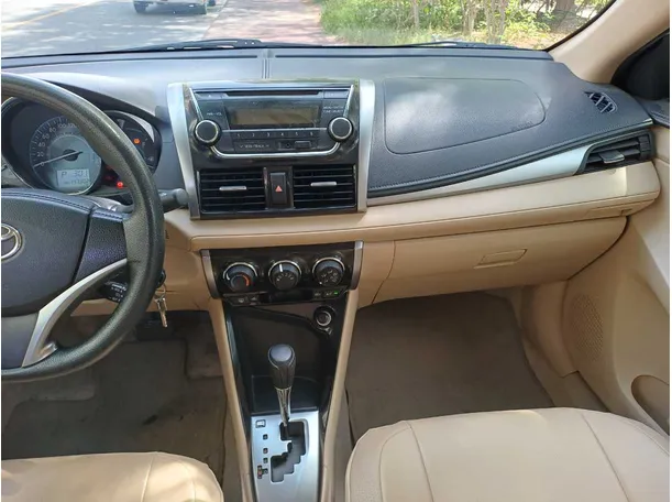 Car image 16