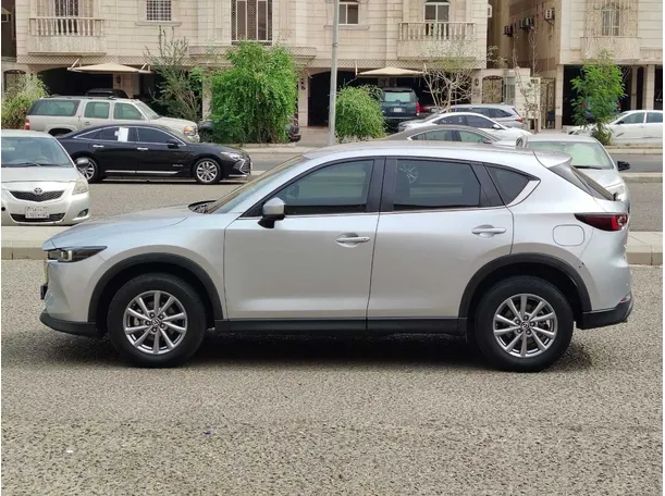 Car image 8